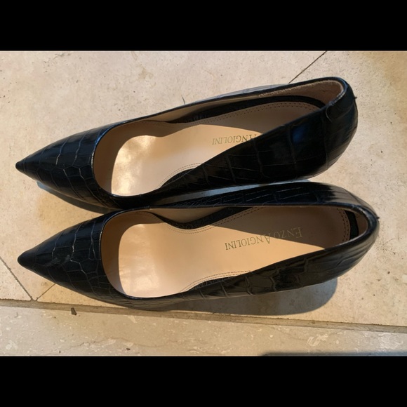 Gorgeous faux crocodile black leather Enzo Angiolini pointed heels. Size 8 - Picture 2 of 4